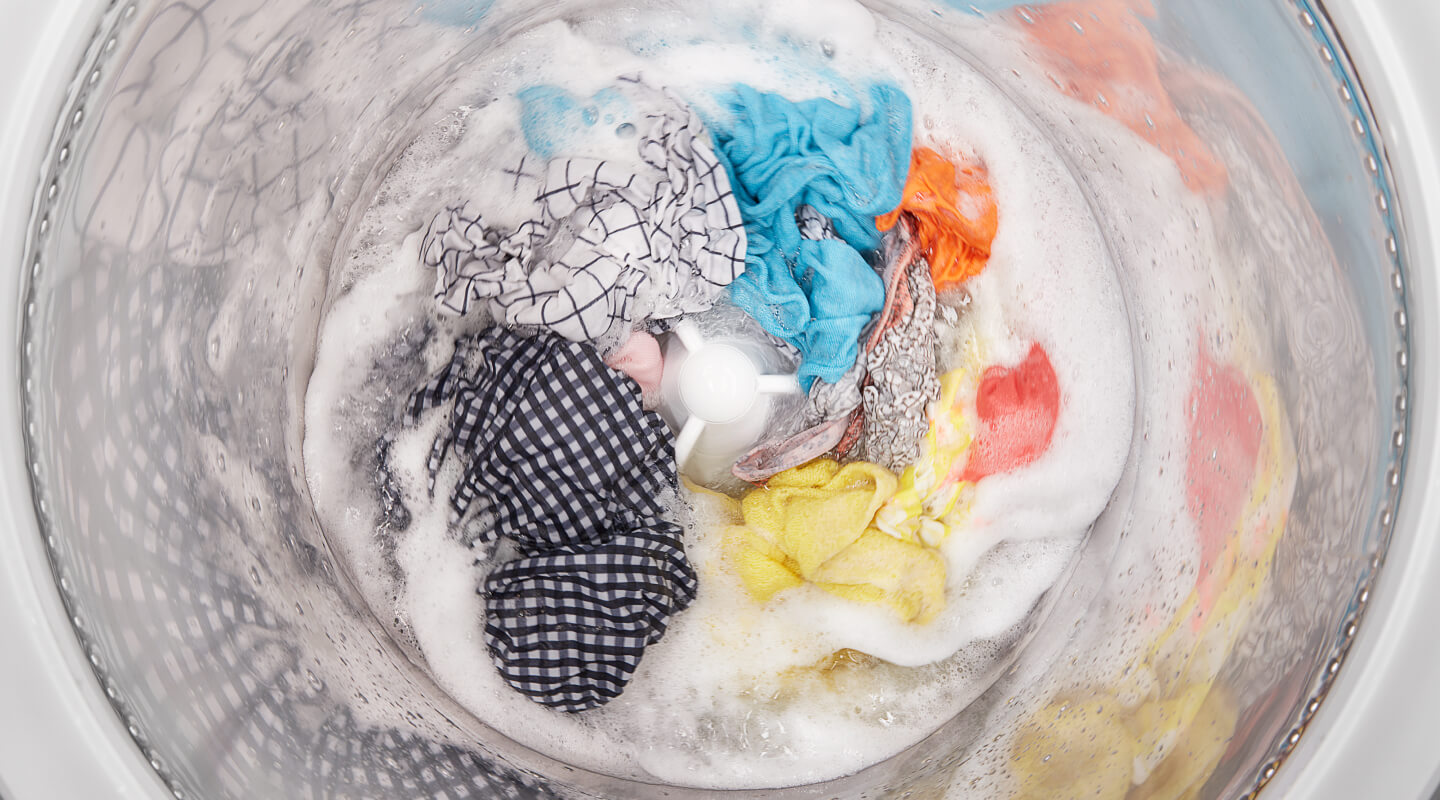 Clothes washing in a washing machine