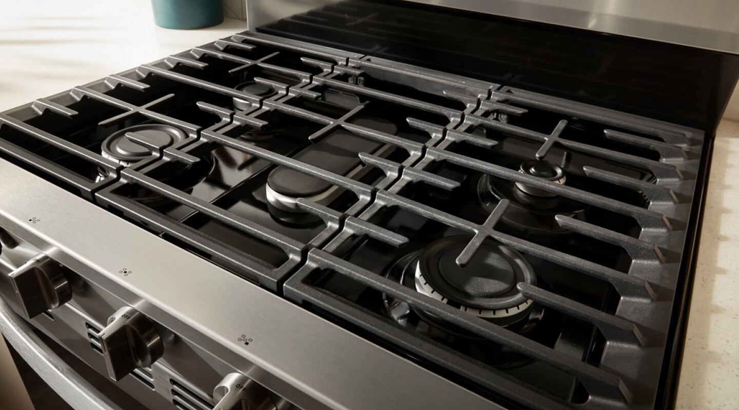 The cooktop of a Whirlpool® Gas Range