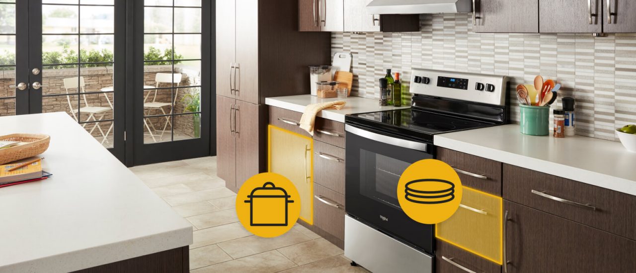 Kitchen cabinet storage for cookware and bakeware