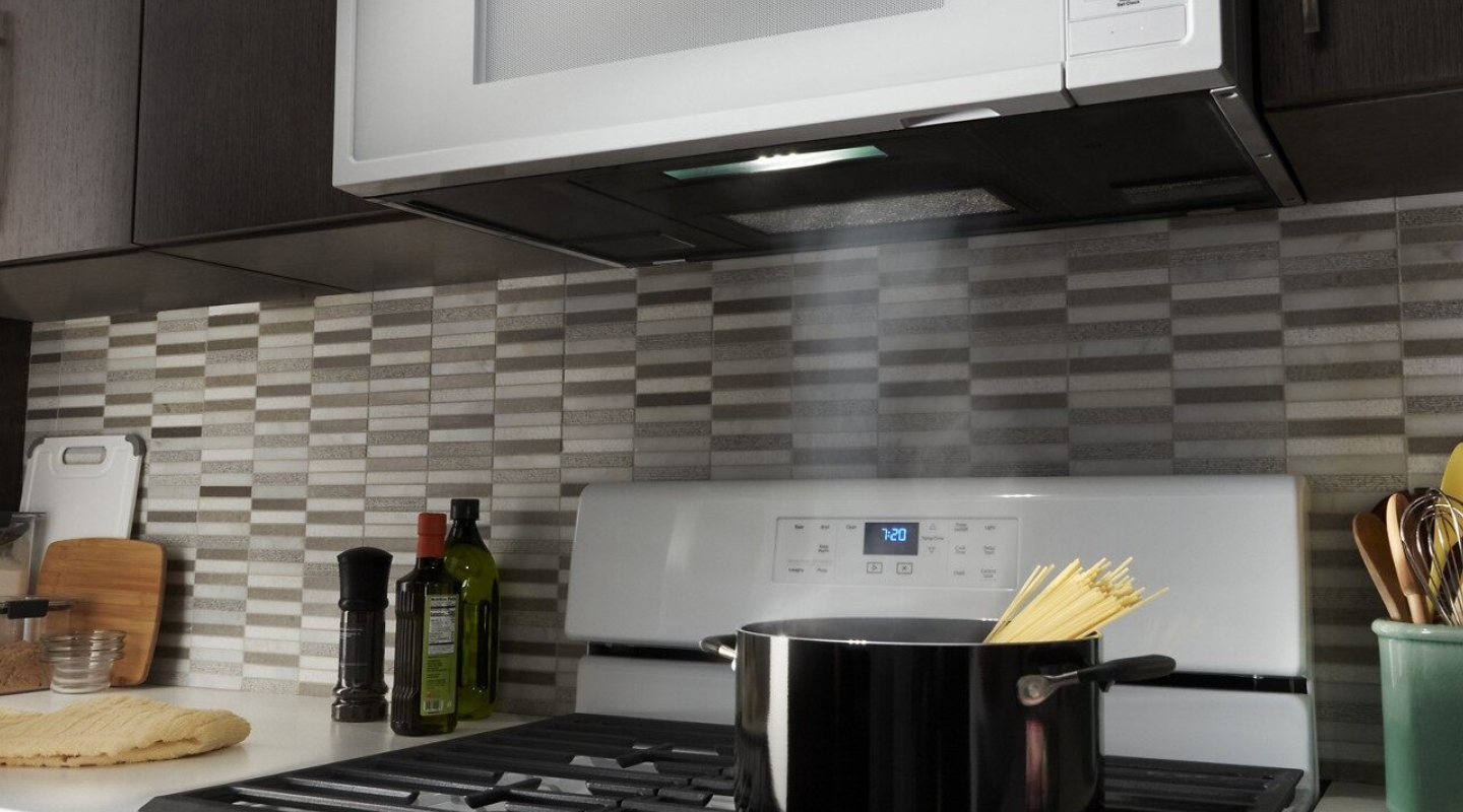 A microwave filter filtering steam from a boiling pot