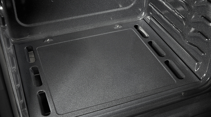 Bottom of an oven cavity